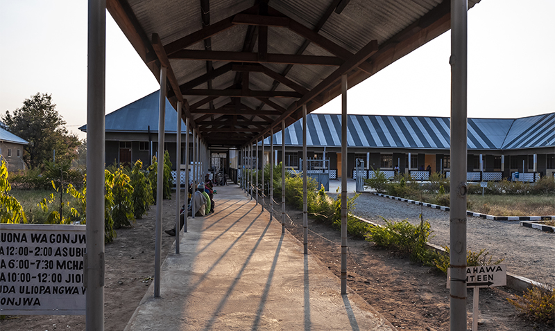 Do-it-yourself / Do-it-together Architettura della cooperazione con l’Africa subsahariana
