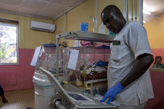 A Bangui i nostri infermieri, il nostro futuro